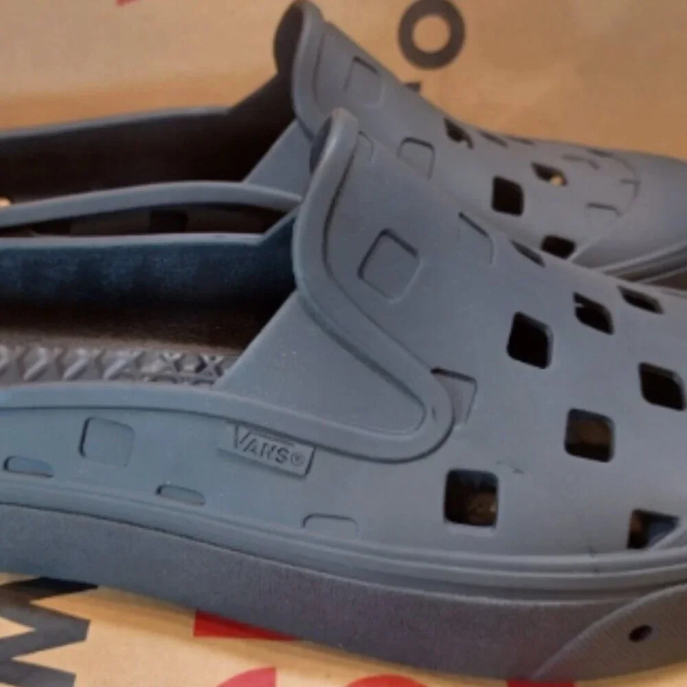 Vans Men's 13 Slip On Mule Trek Black VN00005V8BLK New With Tags And Box Label
